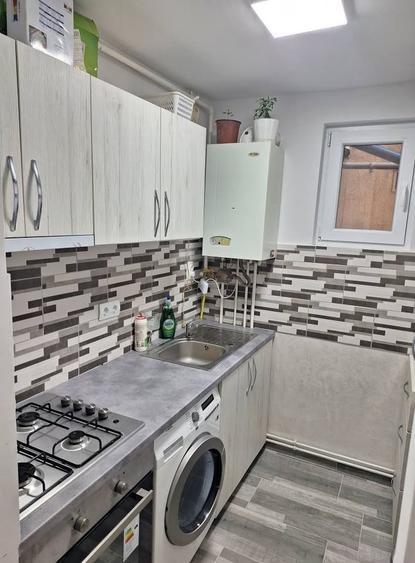Vand apartament 2 camere, renovat complet, Aleea Savinesti, Tg. Mures