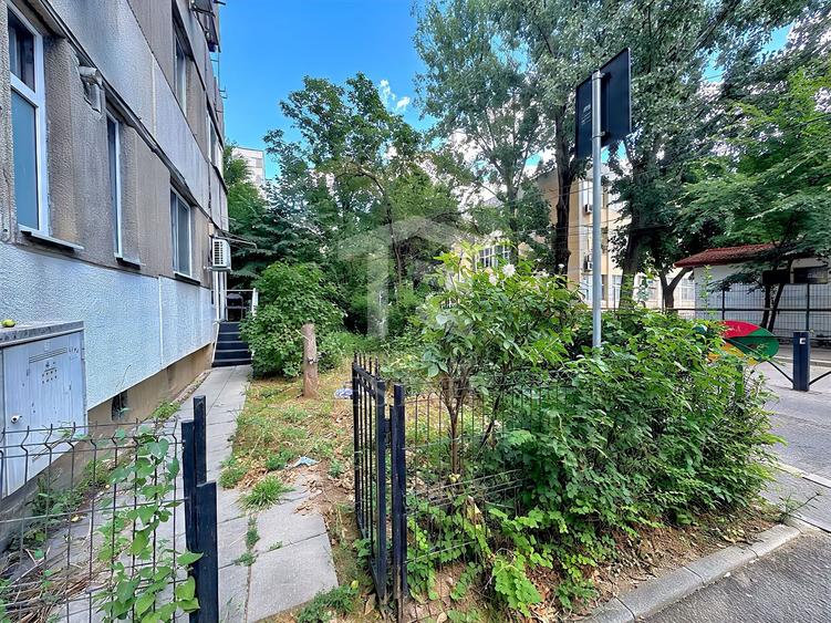 3 camere et 3 bloc 1981 2 băi Centrală proprie Metrou Gorjului 7 min