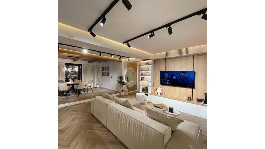 REA1023569 Penthouse Luxury Cismisgiu