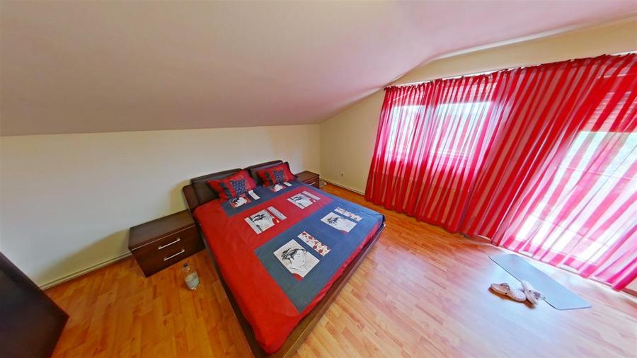 Casa mare si frumoasa cu 5 camere in Gradiste