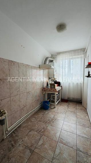 De vanzare Apartament 3 cam dec. in Galati, Micro 20, etaj 7,  65 mp - 5