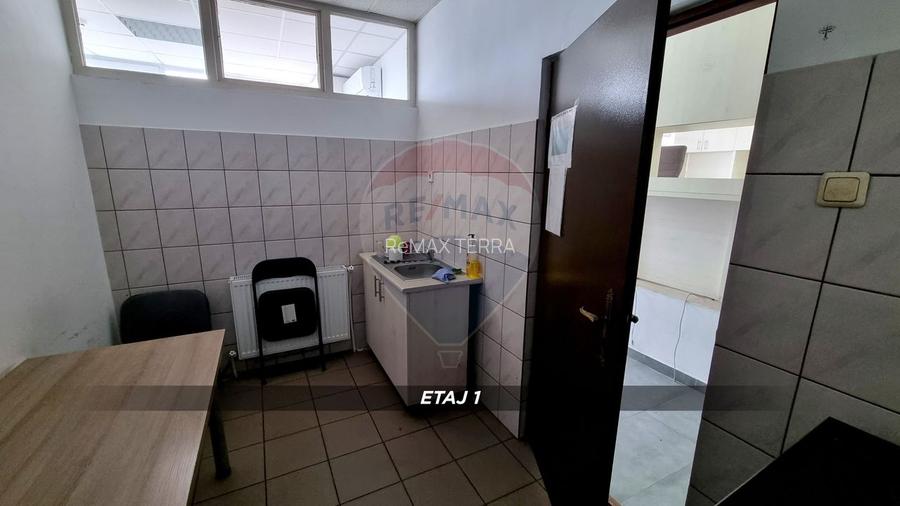 Clădire mixtă de vânzare, 1.055 MC, teren 350 mp str. Fabricii BM - 54