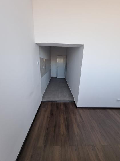 Spatiu de Birou 16m2 Etaj 6 - zona Baza 3 - Calea Chisinaului 132