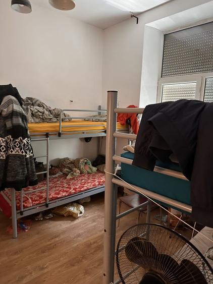 Apartament 2 camere - baie si bucatarie separate, singur pe etaj.