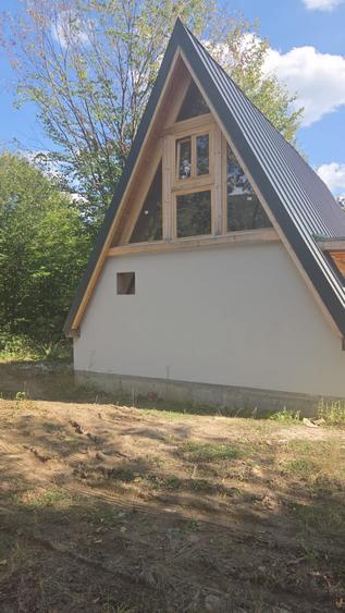 CHIUZBAIA -CABANA in zona pitoreasca de cabane si liniste sufleteasca!