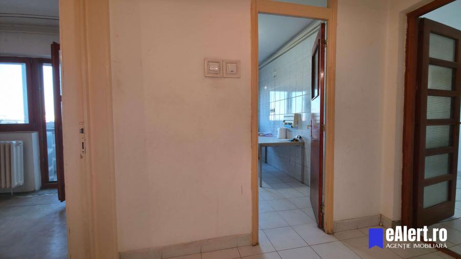 Apartament 4 camere, etaj 9/9 cu etaj tehnic, Str. Mărgeanului, Sector 5