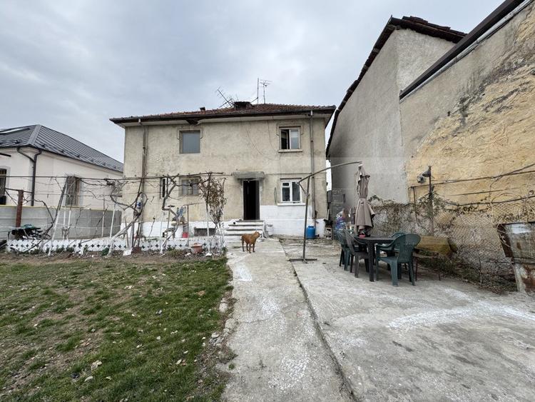 Casa P+1+beci, 5 camere, 180 mp utili, 430 mp teren, zona Siloz