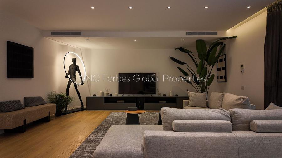 Duplex Exclusivist în One Charles de Gaulle | O Oportunitate Unică