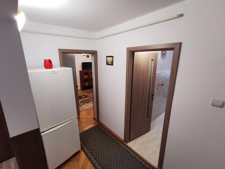 3 camere decomandat, zona Baia Comunala, liber