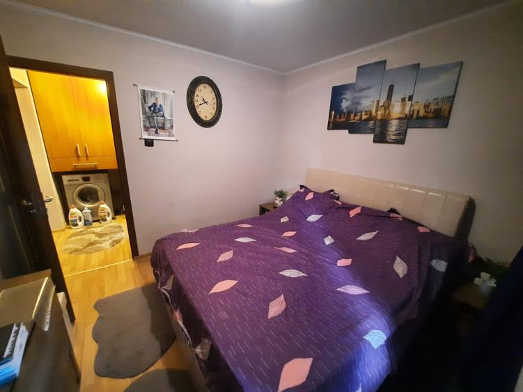 Apartament cu 3 camere decomandat, etaj 1/4, zona Alexandru cel Bun