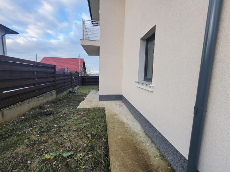 CASA 4 CAMERE, 2 BAI, 440 MP TEREN, MIROSLAVA