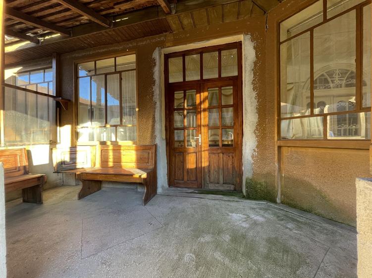 De vanzare proprietate in Belint, jud. Timis – 2 case si teren 7.805 mp