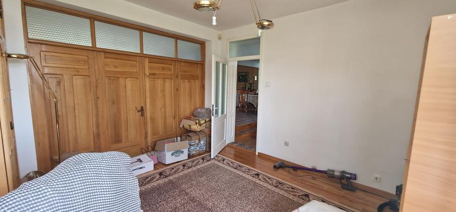 Casa - 1500 mp de teren - zona rezidențială schit