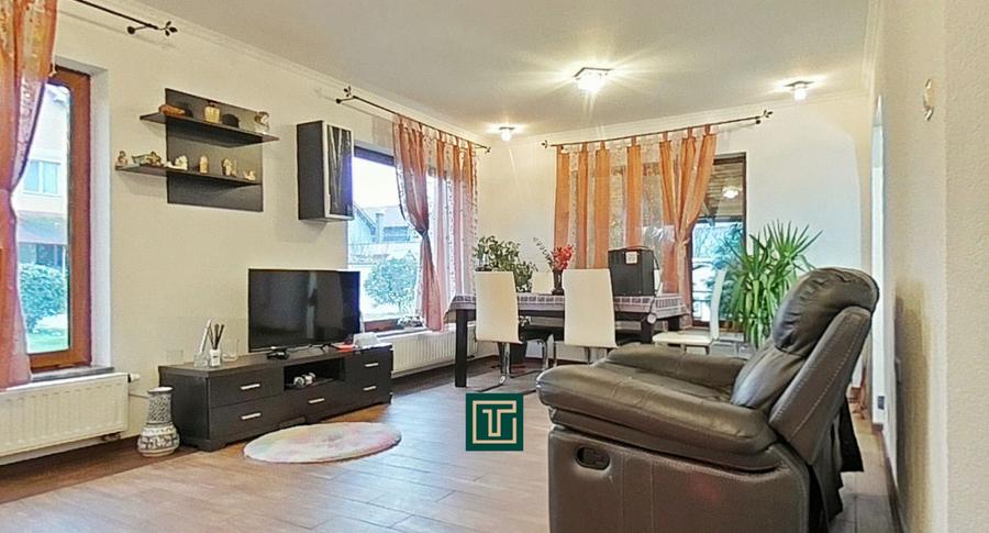 Casă impresionantă cu 15 camere, teren generos, piscină in Fantanele, Arad