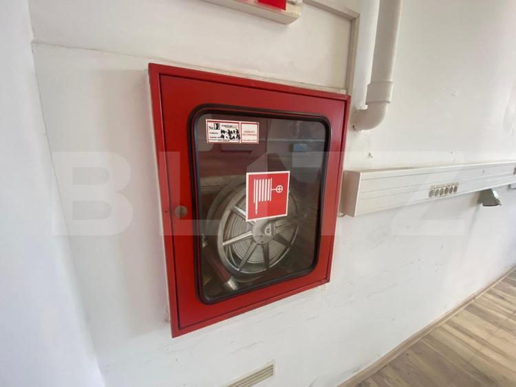 Cladire Comerciala P+2, 1800 mp si 3013 mp teren, stradala, zona Banie!