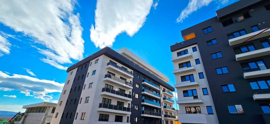 Apartament 3 camere, 2 bai, 2 balcoane Galata - statie autobuz, bloc NOU