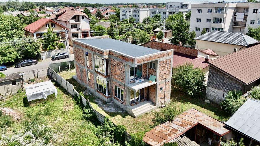 Casă la rosu P+1 de vânzare în Chitila | 5 camere | 400 mp teren