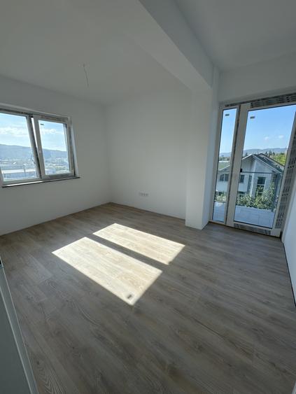 Apartament 3 camere / 2 bai / etaj 2 / parcare + boxa / ZONA CETATII