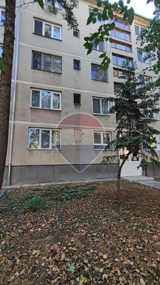 Apartament 3 camere de vanzare Bd Dacia etaj 2