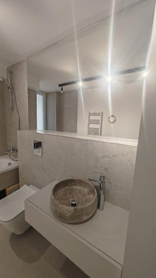 Anunt de Inchiriere - Apartament 2 Camere, Prima Loocuire cu Loc de Parcare