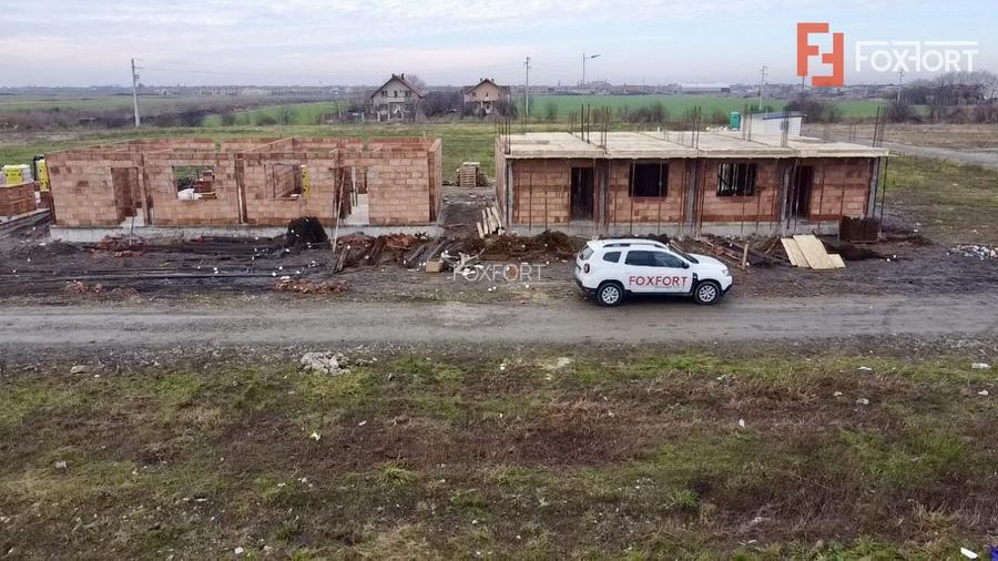 Duplex intreg 8 camere, LA ROSU, de vanzare in Sacalaz, la intrare - 21