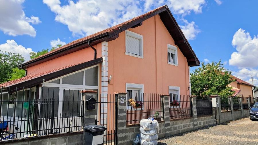 Casa individuală P+M, zonă liniștită, în Vatra veche a satului