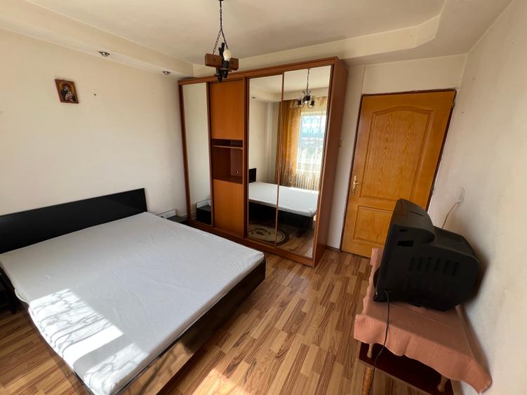 VÂND APARTAMENT 2 CAMERE DECOMANDAT et,3 – ZONA VASILE AARON