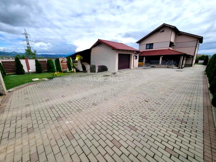 Casă individuală, 4 dormitoare, 340 mp Utili, Teren 1719 mp, garaj - 4
