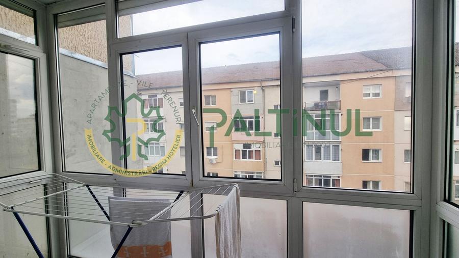 Apartament de inchiriat 4 camere, 90 mp, decomandat, etaj 3, Sibiu