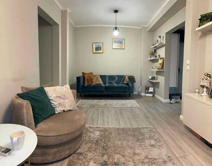 Apartament cu 4 camere, terasă de 250 mp, zona Liceul Prodeo –Mănăștur