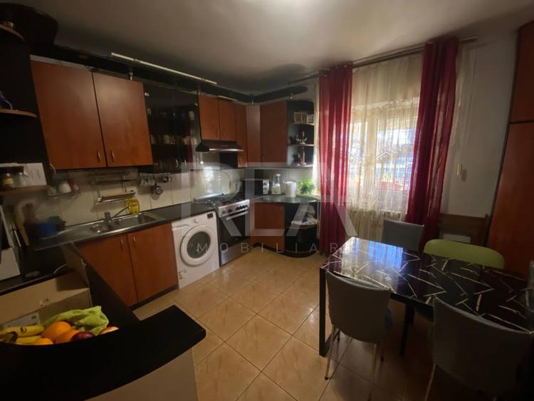 4 camere - Decomandat- 94mp - Trafic Greu