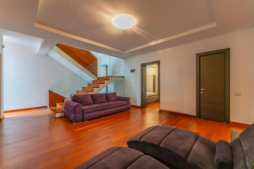 Proprietate unica tip vila, ultra central, S+P+2E, lift, priveliste peisagistica