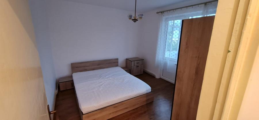 Apartament de doua camere, zona Garii (bloc E1)