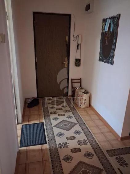 Apartament 3 camere în zona PIATA ZORILOR