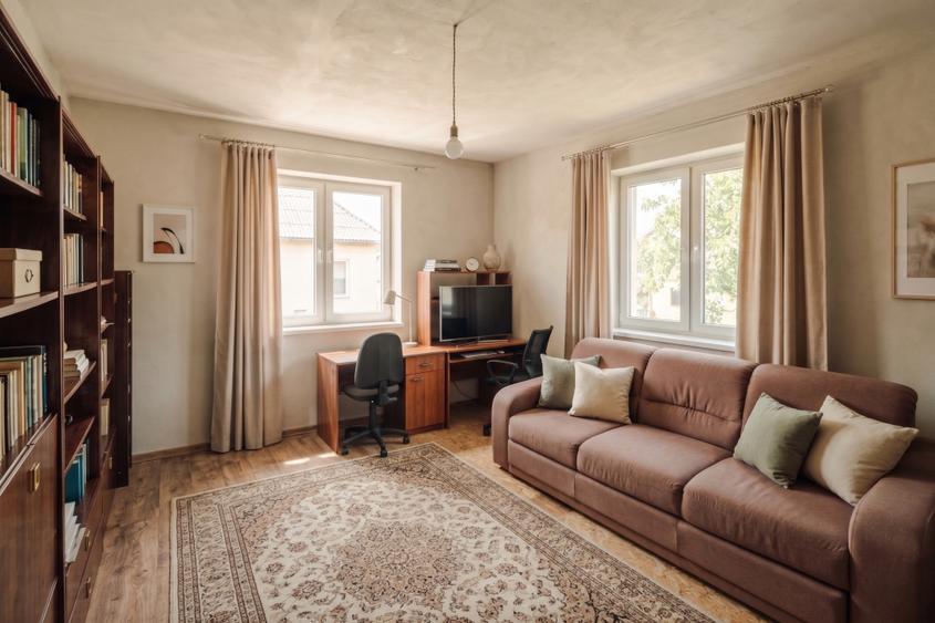 Casă P+M în Satchinez | Teren 680 mp | Garaj Dublu & Stație Încărcare EV