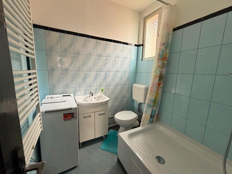 Apartament in vila - Casa interbelica - retrasa de la strada