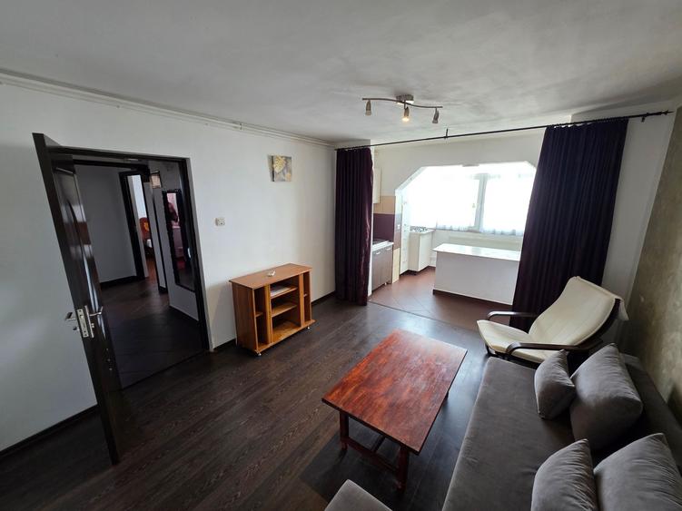 Apartament 2 camere transformat in 3 camere zona KM 4-5