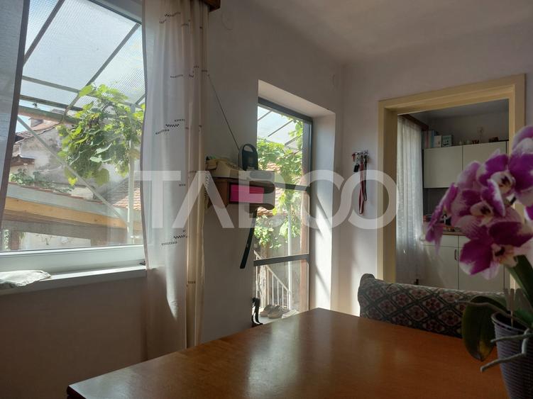 Casa si curte individuala 2 corpuri de casa separate 4 camere gradina