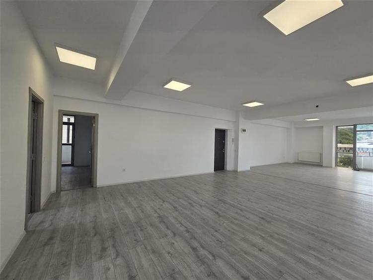 Apartament 3 camere Centrul Civic pretabil co-working hub