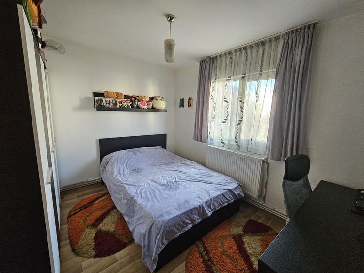 Apartament 4 camere, zona Frumoasa, etaj 2! MOBILAT si UTILAT !