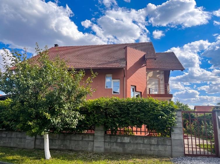 Vilă individuală, mobilată și utilată, teren 800 mp + apartament independent