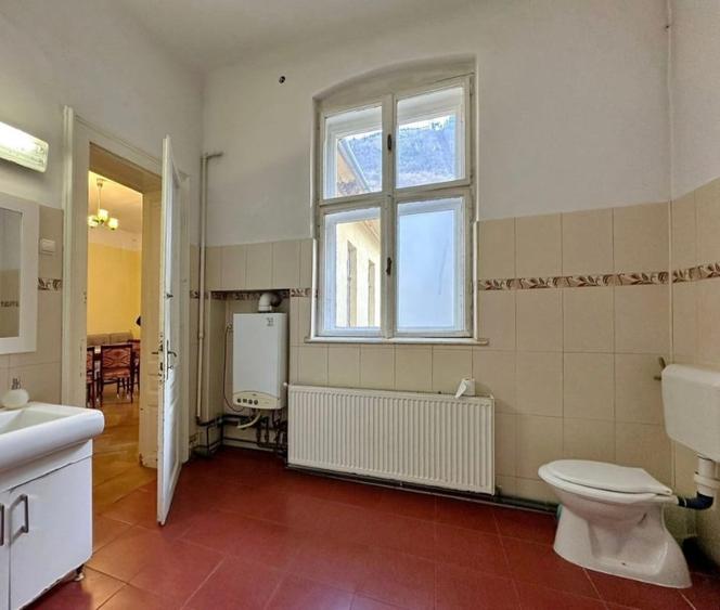 Apartament spațios în Centrul Istoric al Brașovului – zonă premium