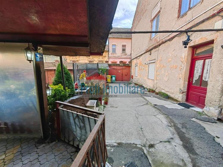 Casa de 102 mp cu gradina - ultracentral  in Arad
