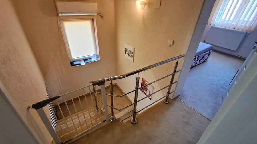 Casa individuală P+M, zonă liniștită, în Vatra veche a satului