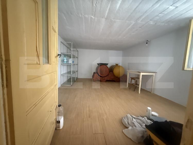 Casă spațioasă, 294 mp, 1.692 mp teren, garaj, terasă și grădină – Voinești