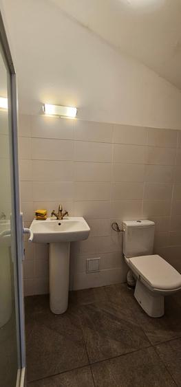 Inchiriez spatiu comercial cu alimentatie publica,26m,parter,Piata Mare,in curte