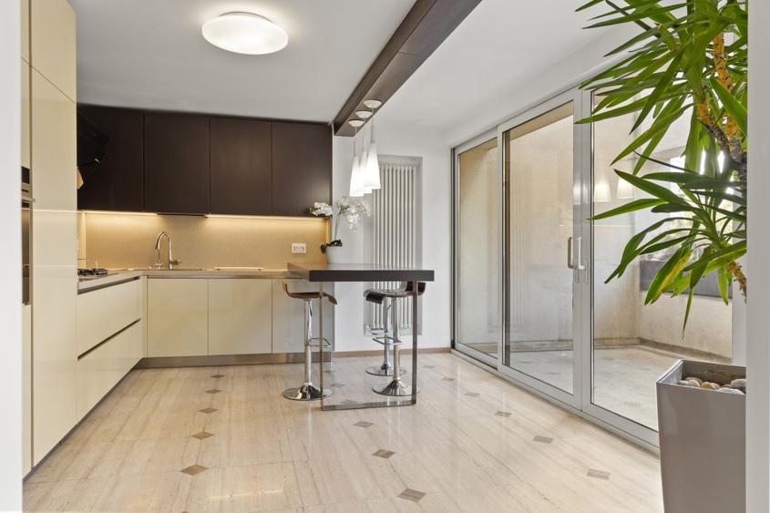 Apartament spectaculos de inchiriat cu 4 dormitoare, in zona Kiseleff