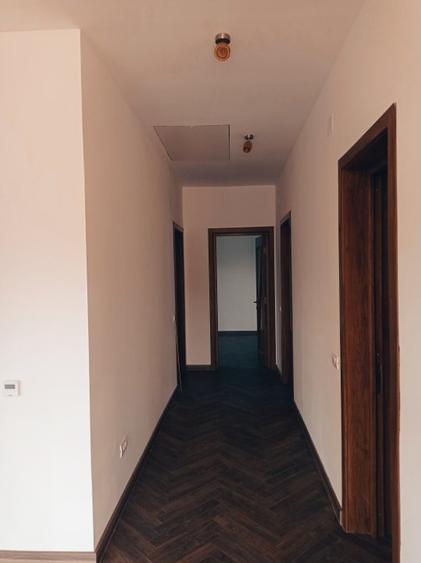 Casa / vila Stefanesti , "La Cheie'' , finisaje + pozitie DEOSEBITA !