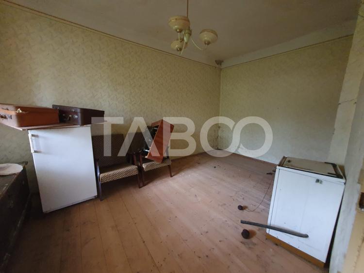 Casa de vanzare in Mandra 140 mp utili curte sura anexe 3 beciuri
