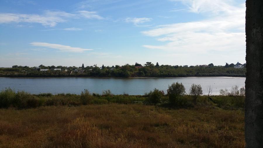 Proprietate frumoasa si rara cu deschidere la lac!La 30 km de Bucuresti